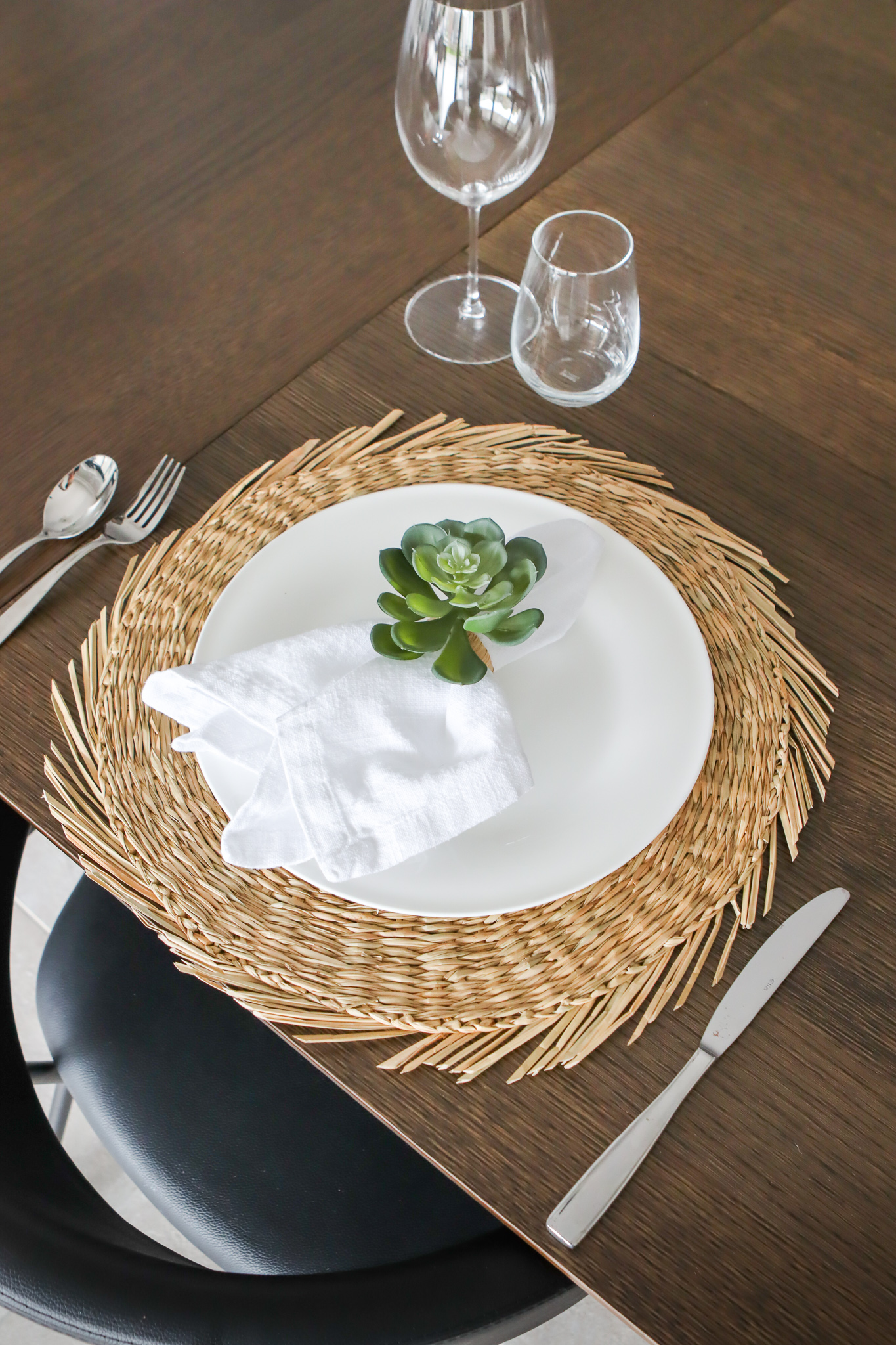 lila seagrass round placemat