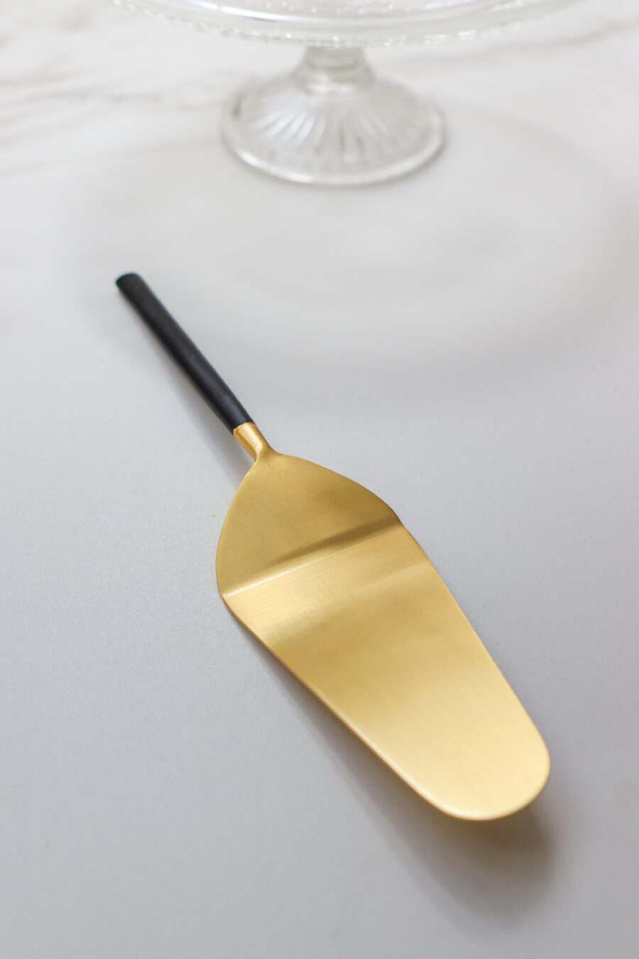 gold cake servers