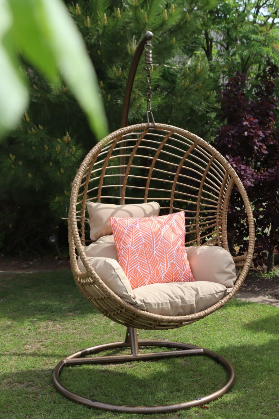 stella indoor/outdoor hanging snug egg chair